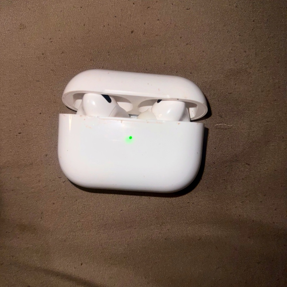 AirPods pro for sale!! (Noise cancellation)